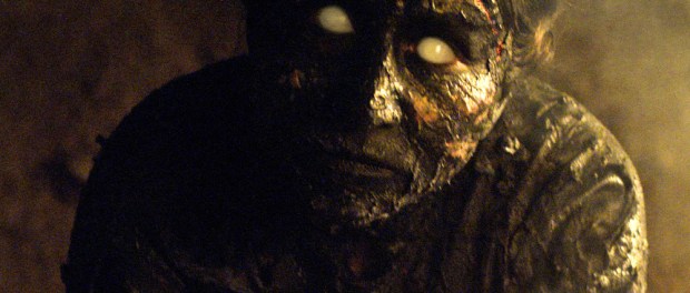 creepy-trailer-for-we-are-still-here-satisfies-the-darkness